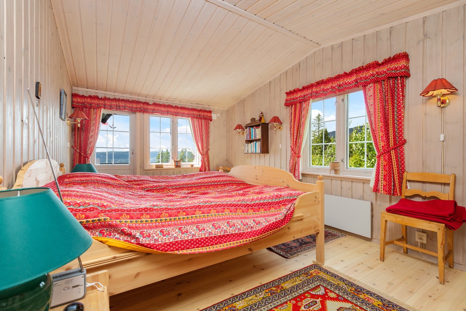 Alle soverom har god oppbevaringsplass i romslige skap. Galleribilde