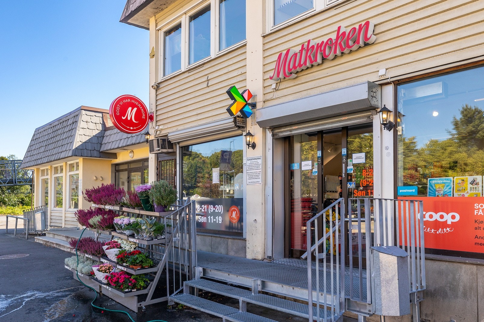 Matkroken Ulven ligger ca. 3 meter unna blokka. Galleribilde