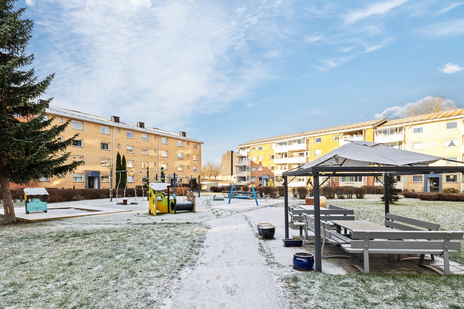 Flere sittegrupper for beboerne. Galleribilde