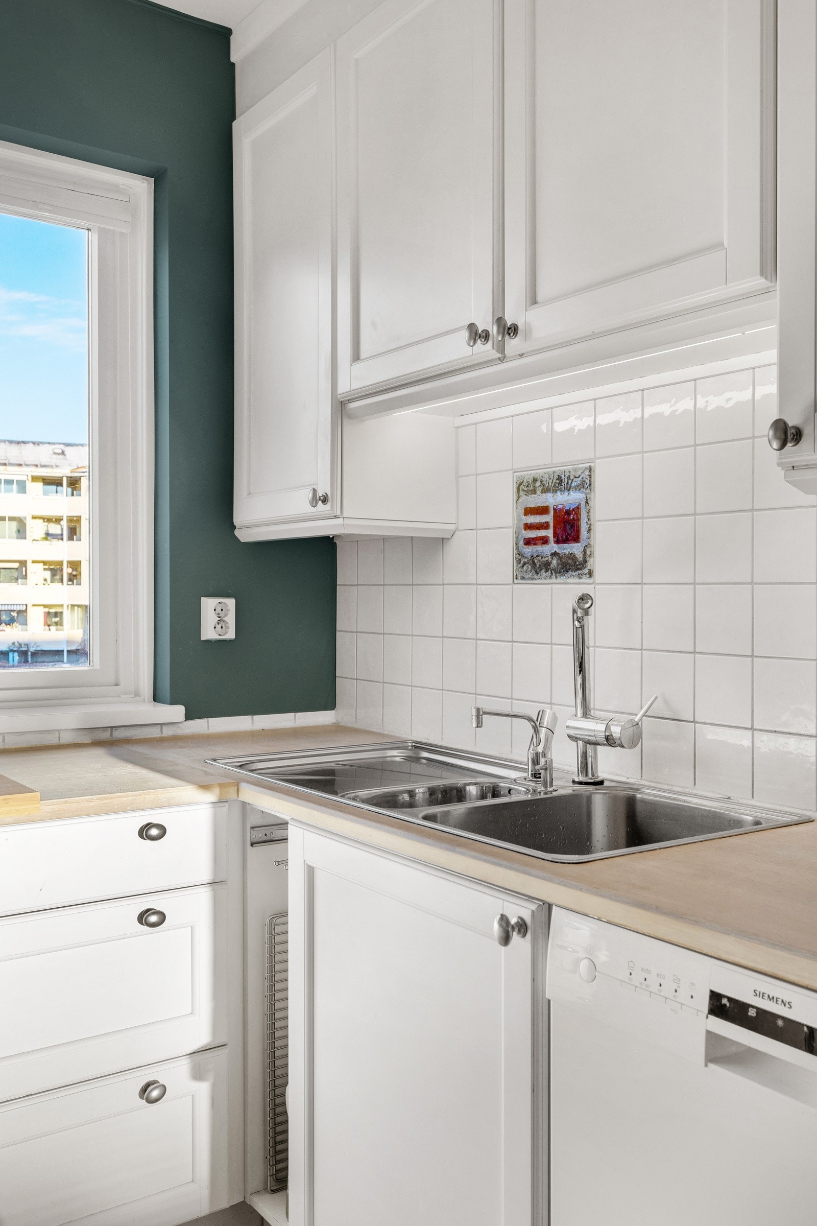 Det er installert quooker (kokende vann) på kjøkkenet. Galleribilde