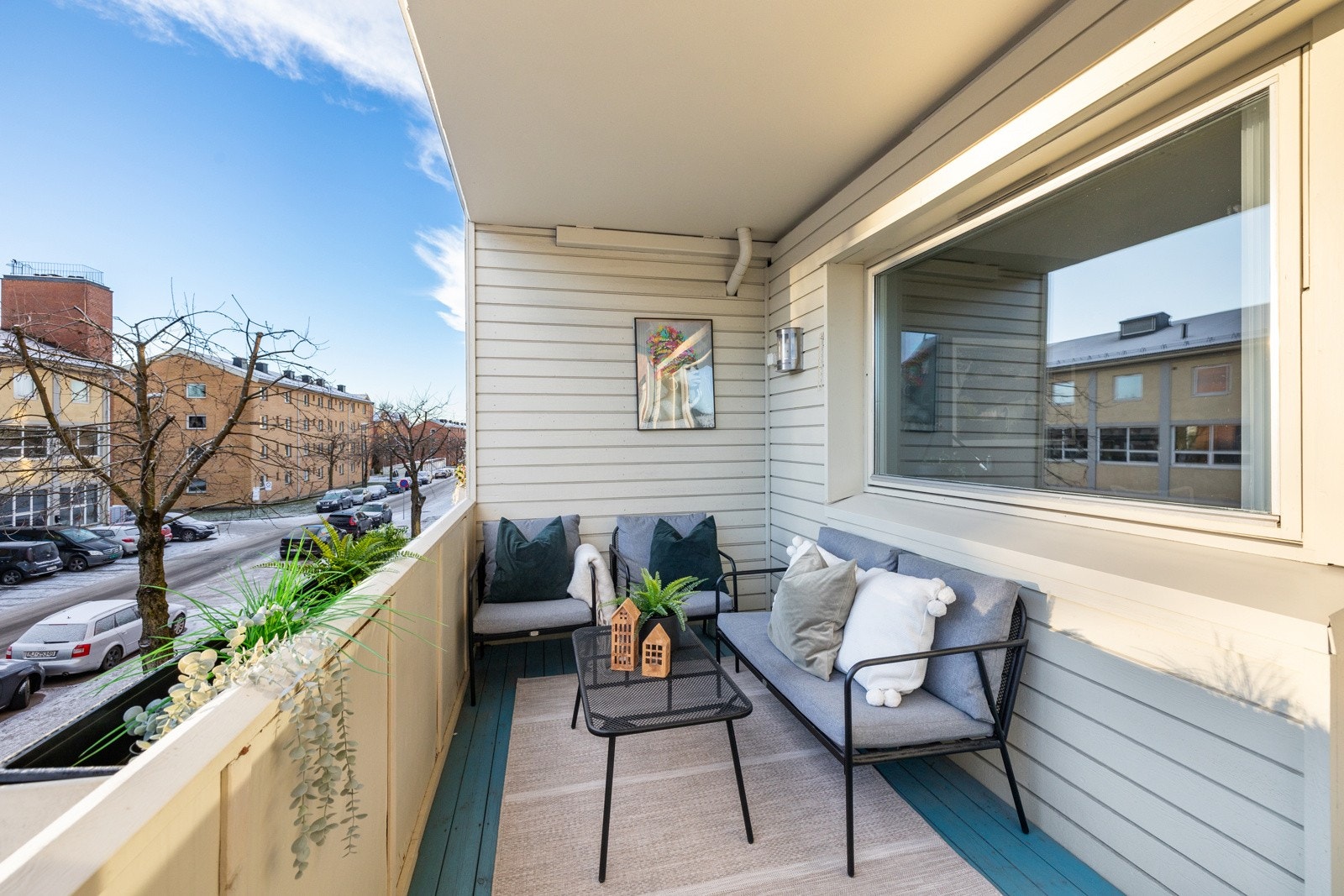 Balkongen er sydvendt og byr på gode solforhold. Galleribilde