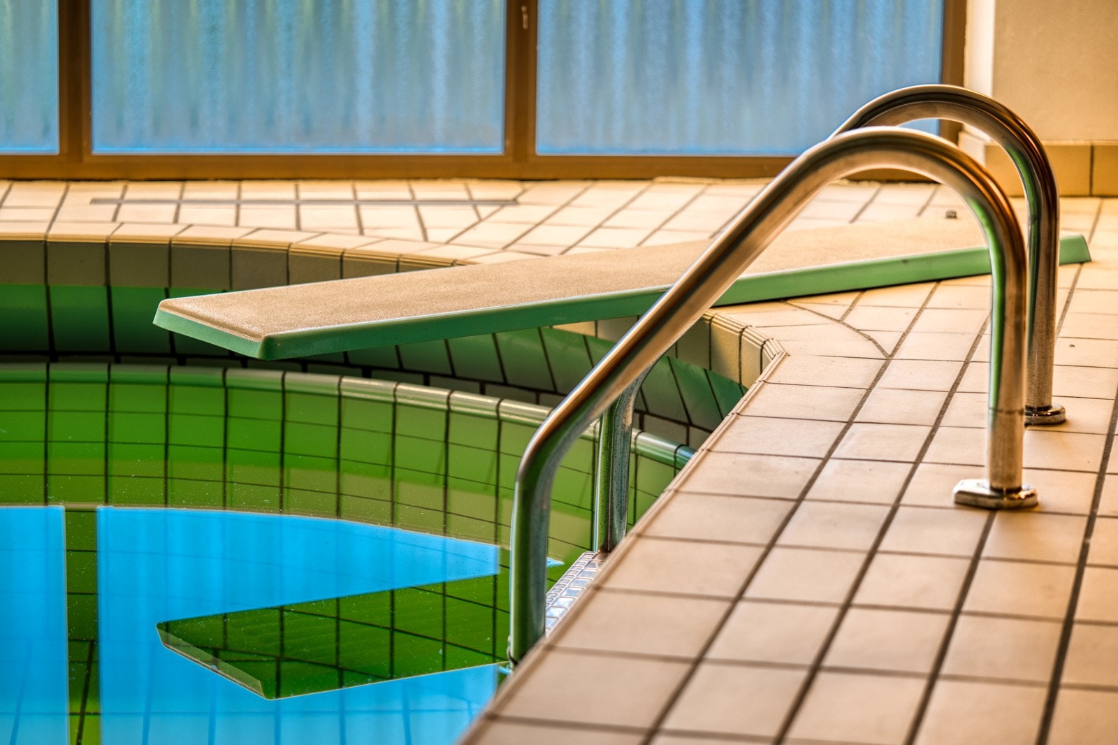 I første etasje finner du et stort - 8 meter langt - sveømmebasseng. Galleribilde