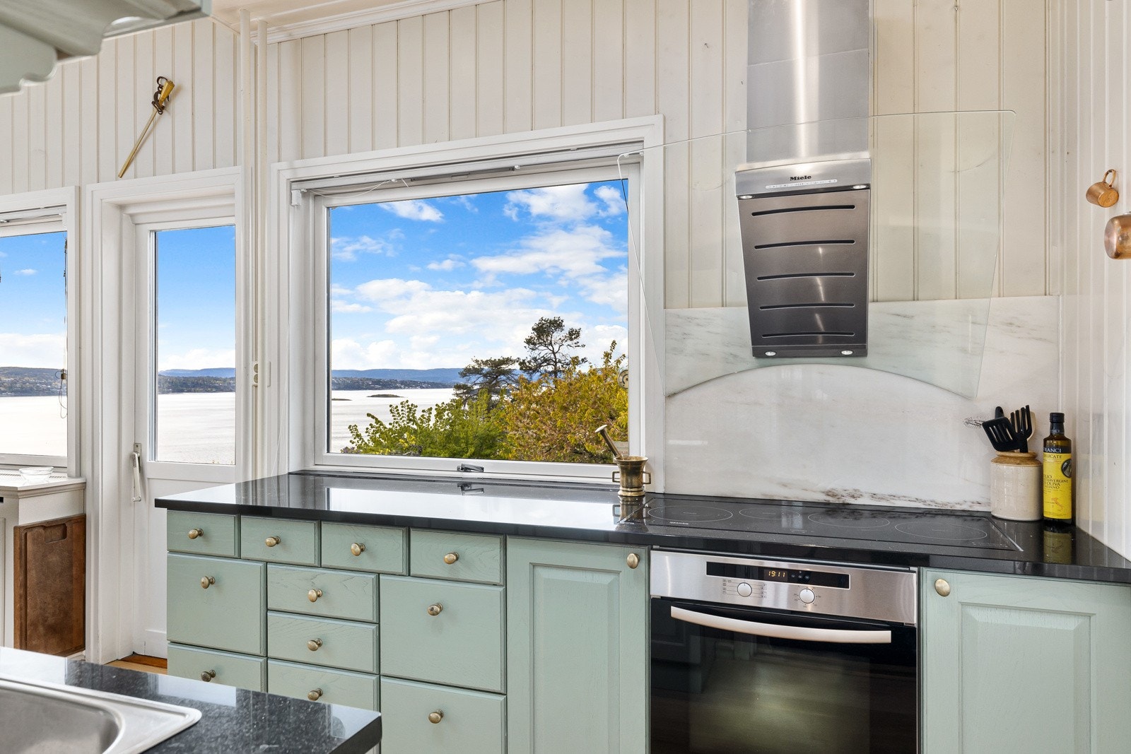 Kjøkken har utgang til egen frokost terrasse Galleribilde