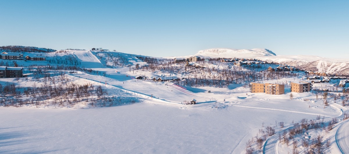 Kikut er den sørligste høyden på Geilo. Et solrikt naturområde hele året rundt og en egenart som få andre fritidsområder kan matche. Galleribilde