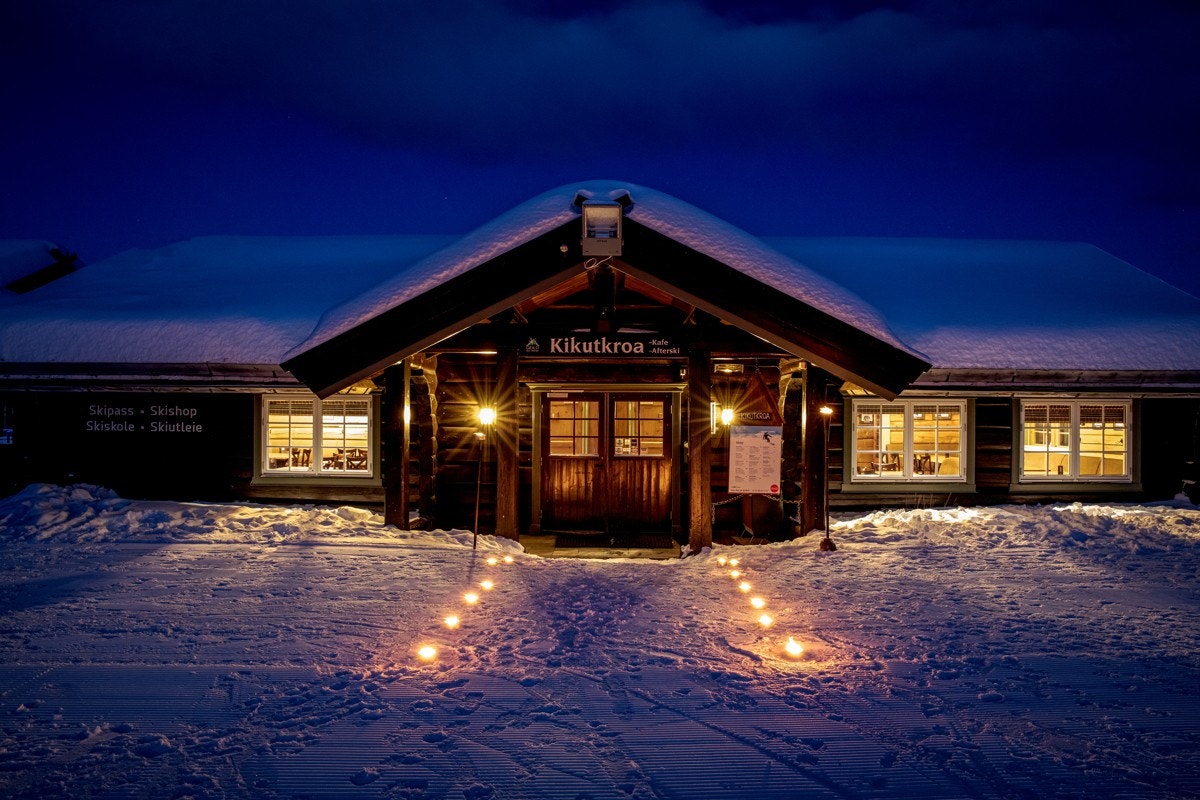 Kikutkroa ønsker velkommen med deilig atmosfære og bl.a. hjemmebakst Galleribilde