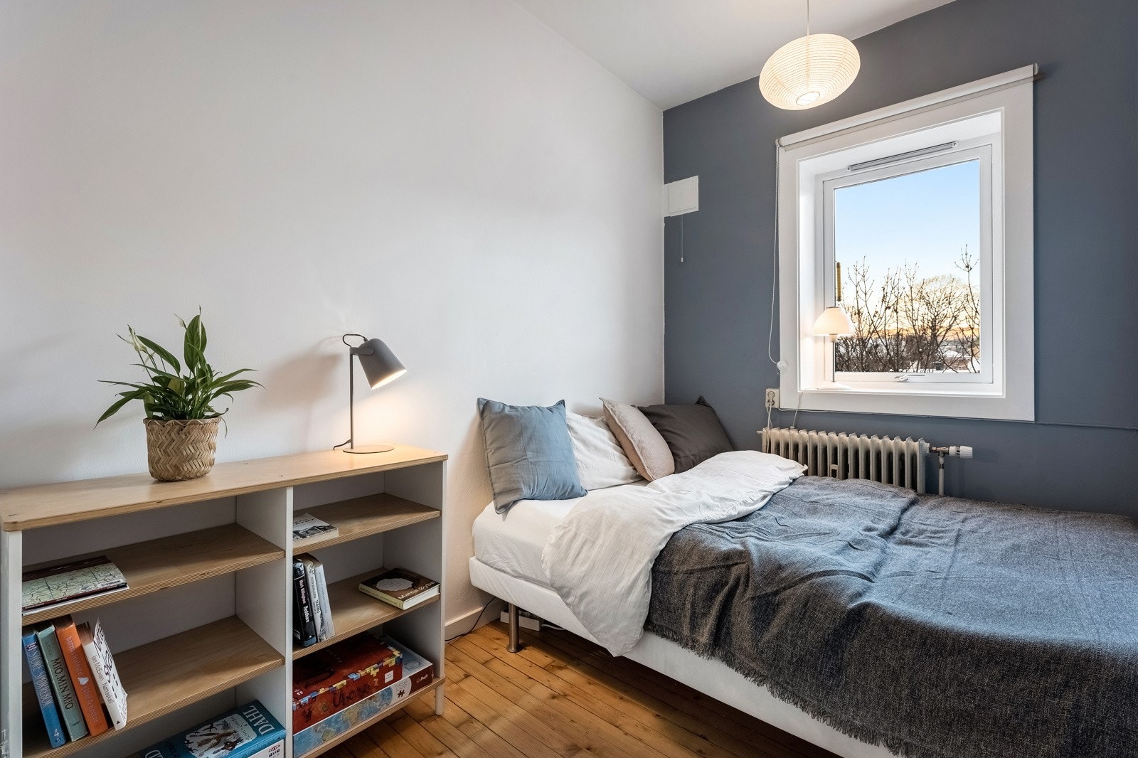 Vinduet sørger for hyggelig utsyn fra 4. Etasje Galleribilde