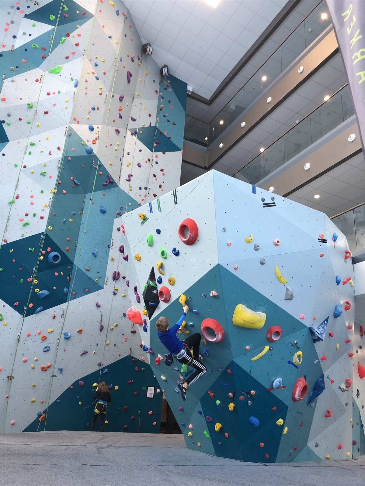 Med brattkort og årskort i Hemsedal Klatresenter kan du klatre hele året, så ofte du vil. Galleribilde