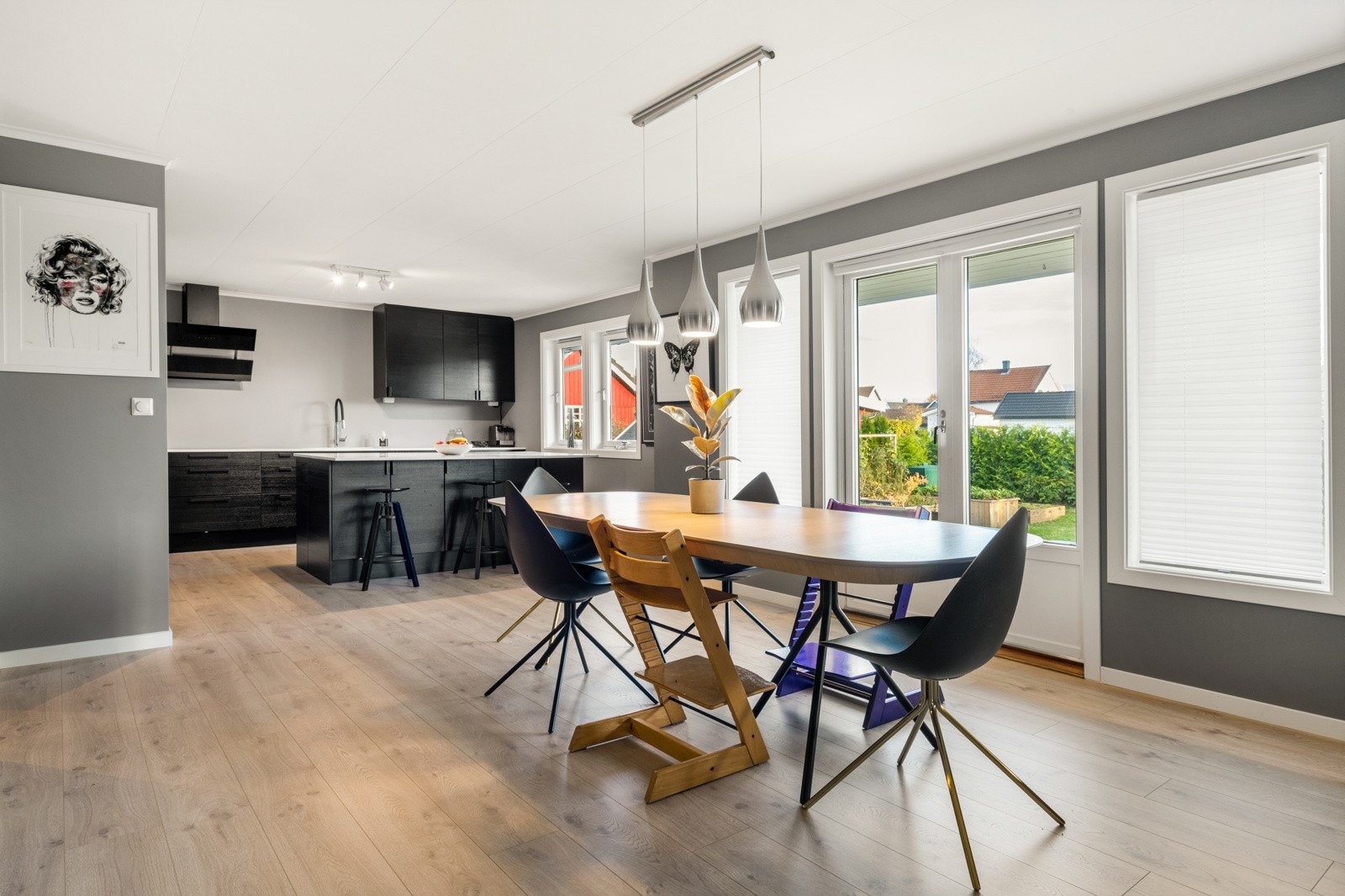 Store vinduer gir mye lys Galleribilde