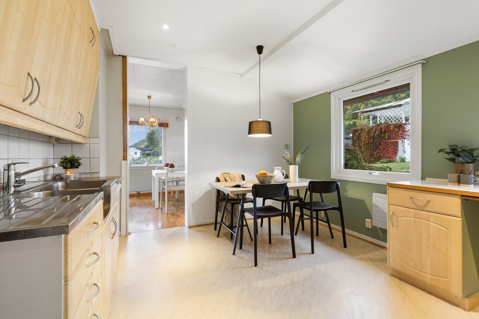 Egen spiseplass på kjøkken Galleribilde