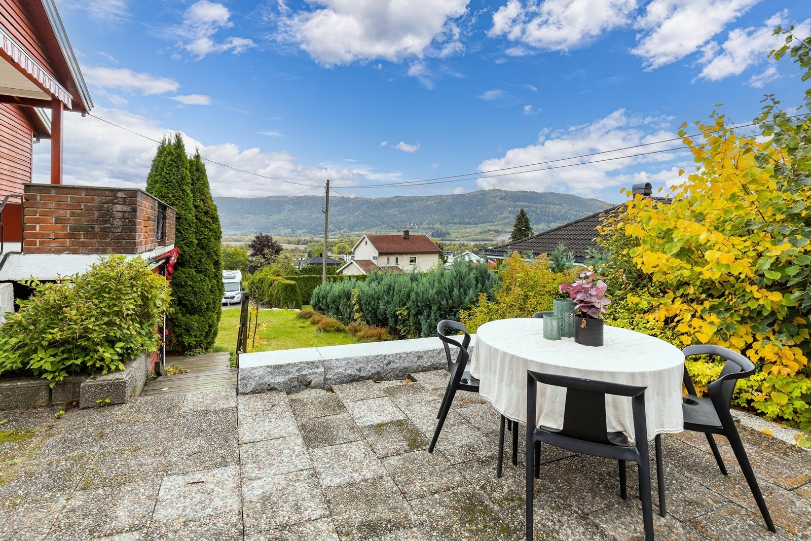 Adkomst ned til gressplen Galleribilde