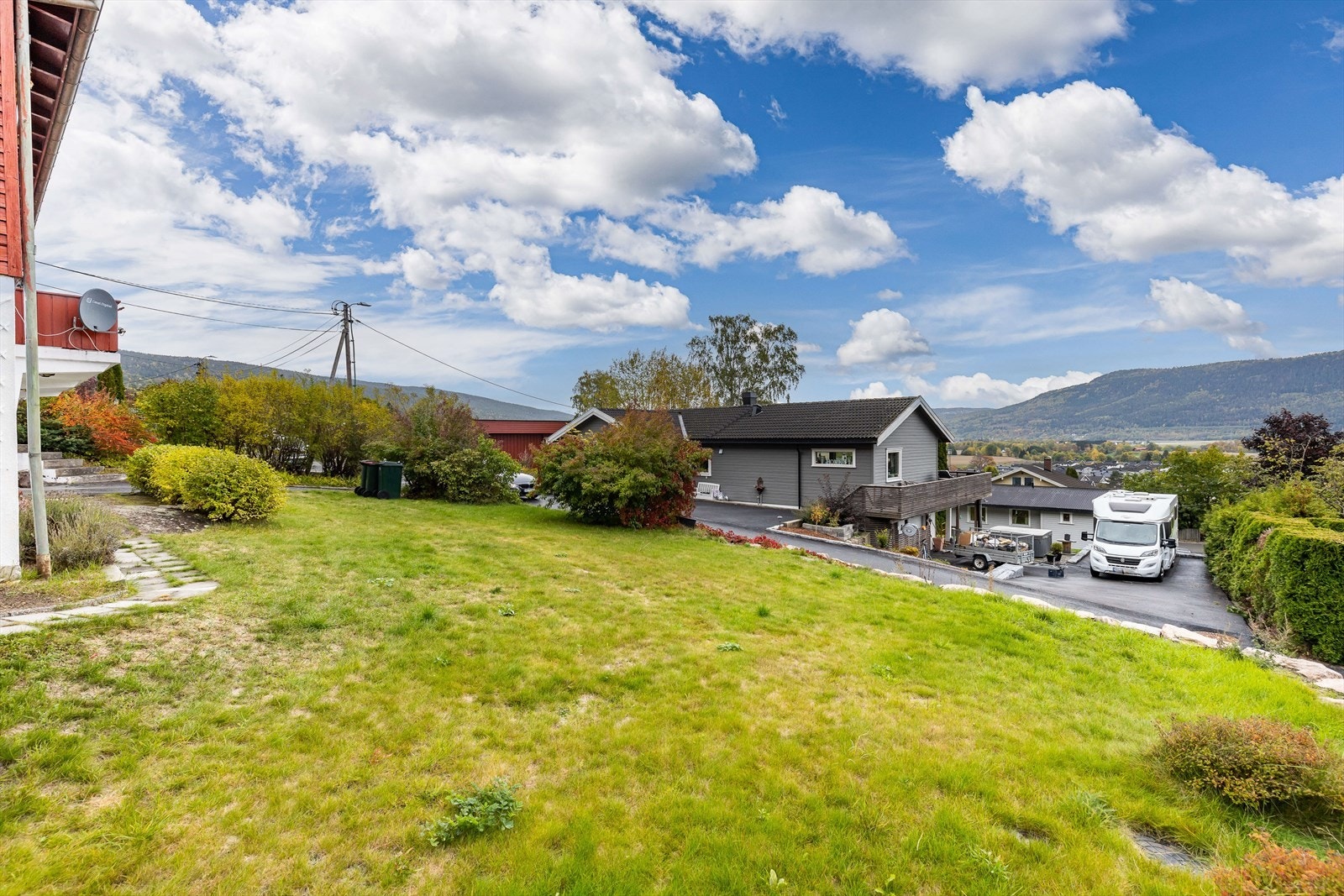 Romslig og flott tomt Galleribilde