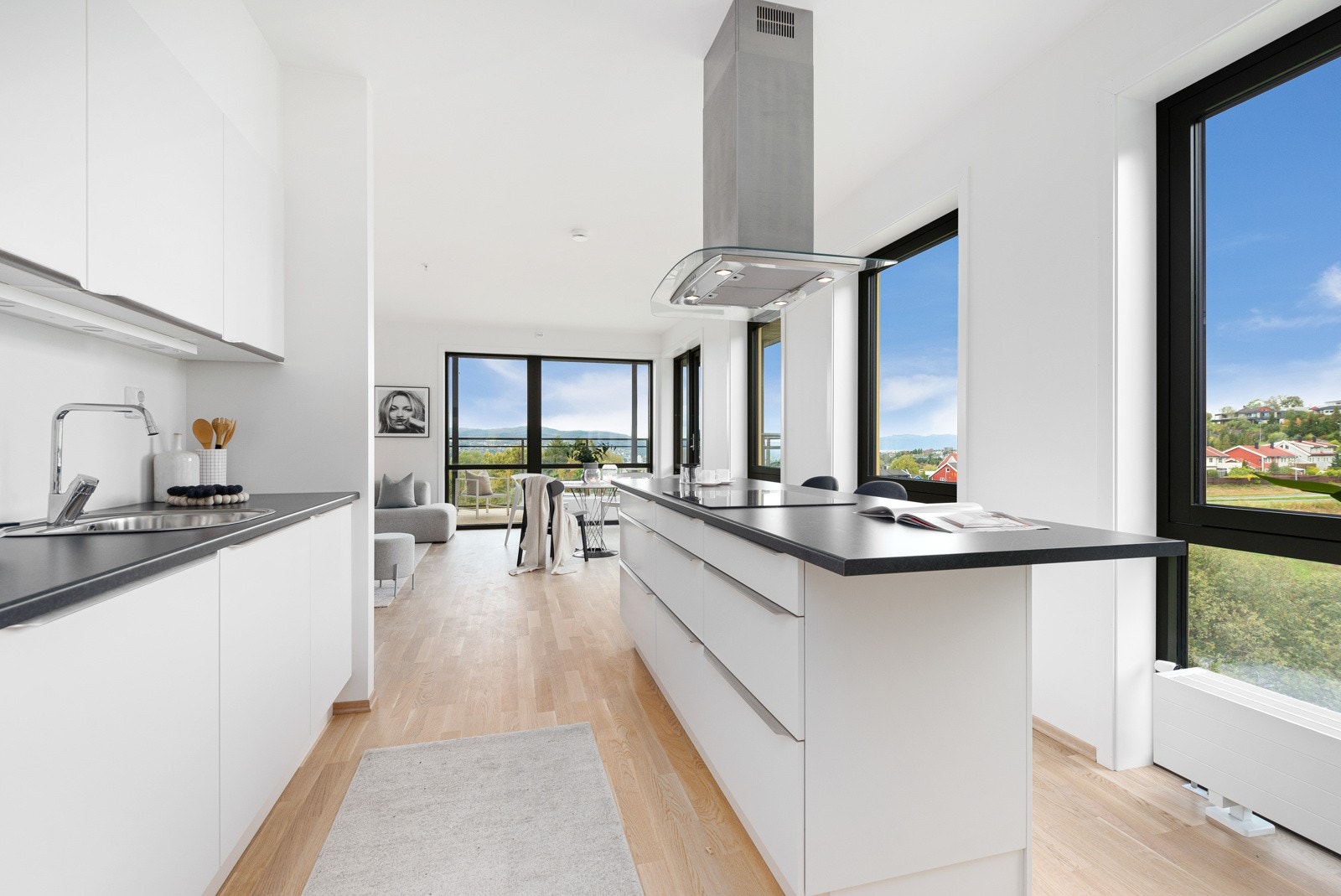 Pent og moderne kjøkken fra Sigdal med integrerte hvitevarer fra Siemens. Galleribilde