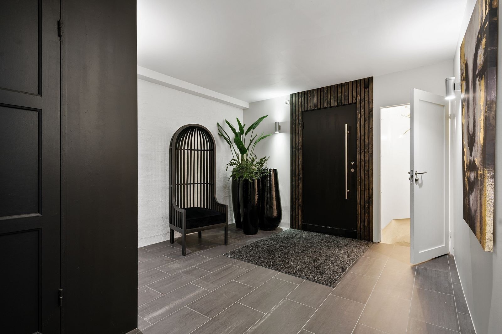 Inngangsdør til venstre Galleribilde