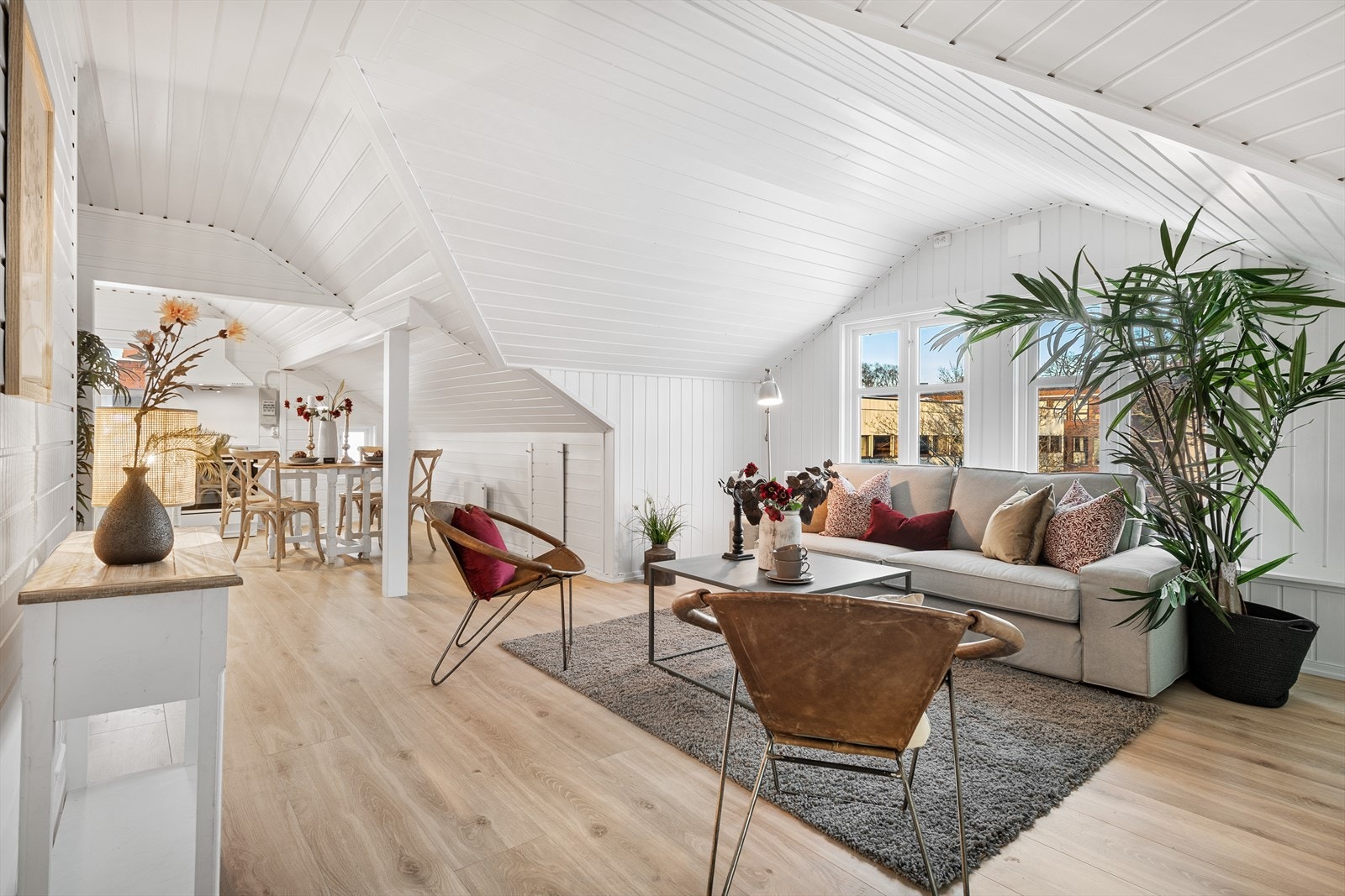 Nordvik Tønsberg v/Jørgen Nyhus har gleden av å presentere denne sjarmerende eierleiligheten med gangavstand til "alt"! Galleribilde