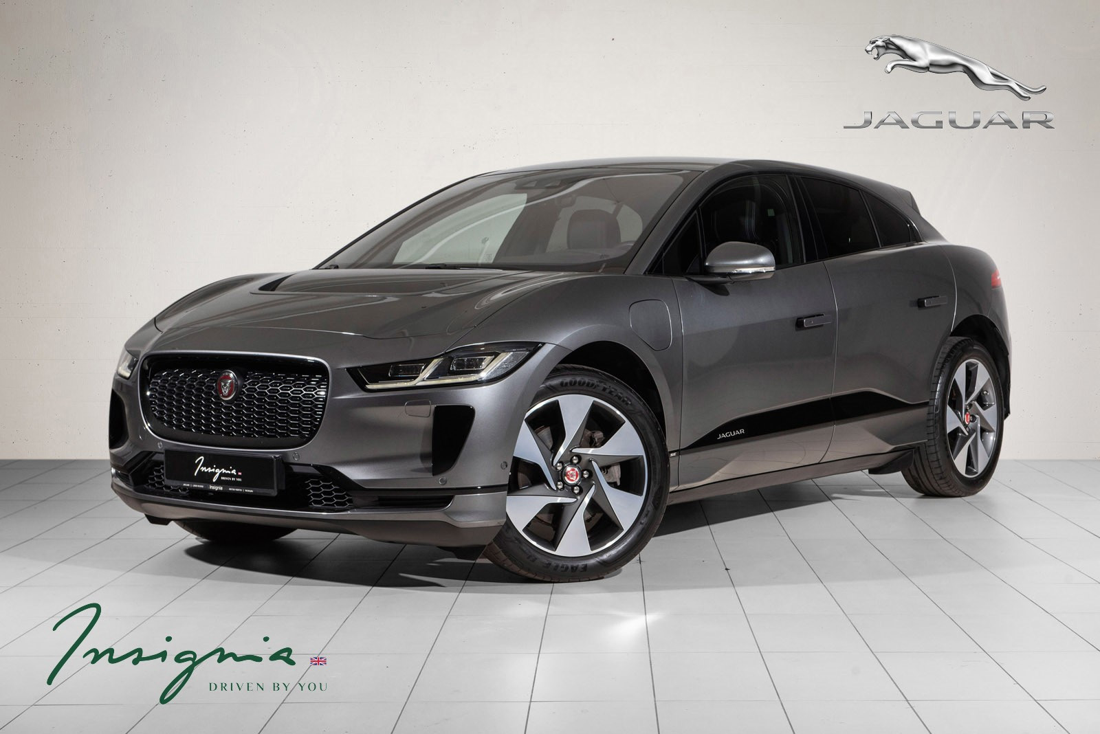 2020 Jaguar I-PACE SE med flott km i den populære Corris Grey Metallic!