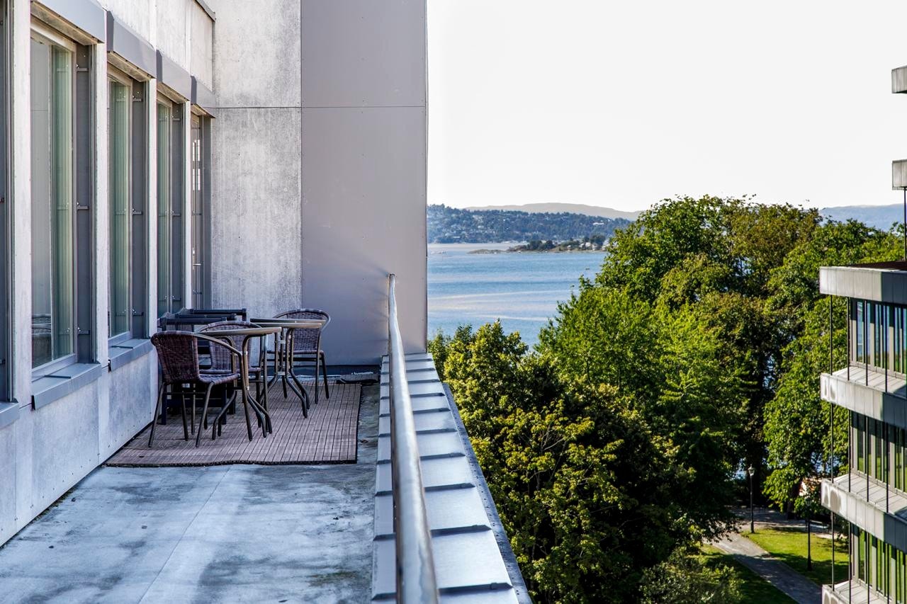 6. etg. Fjordgløtt fra takterrassen Galleribilde
