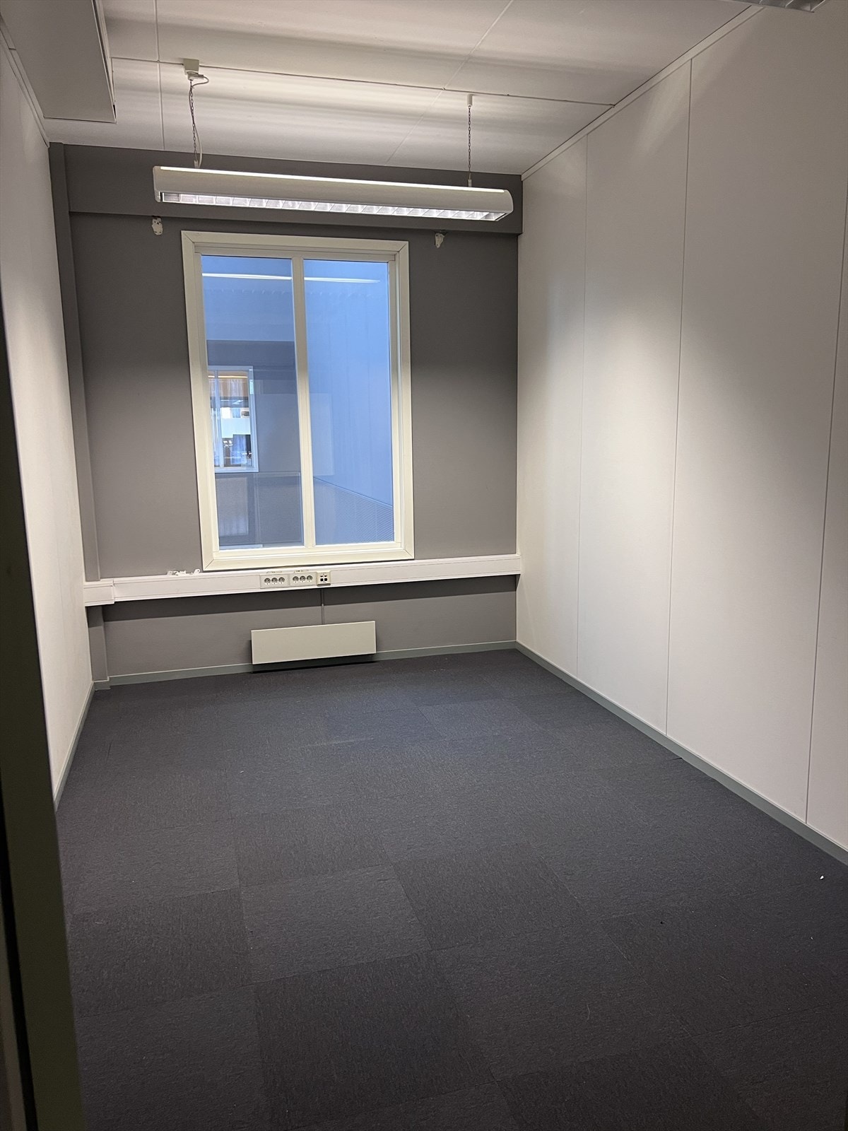 Kontor 12,3 kvm netto - 18,5 kvm brutto Galleribilde