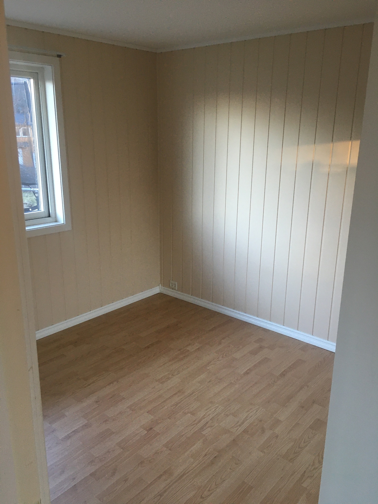 Stort soverom med garderobe Galleribilde