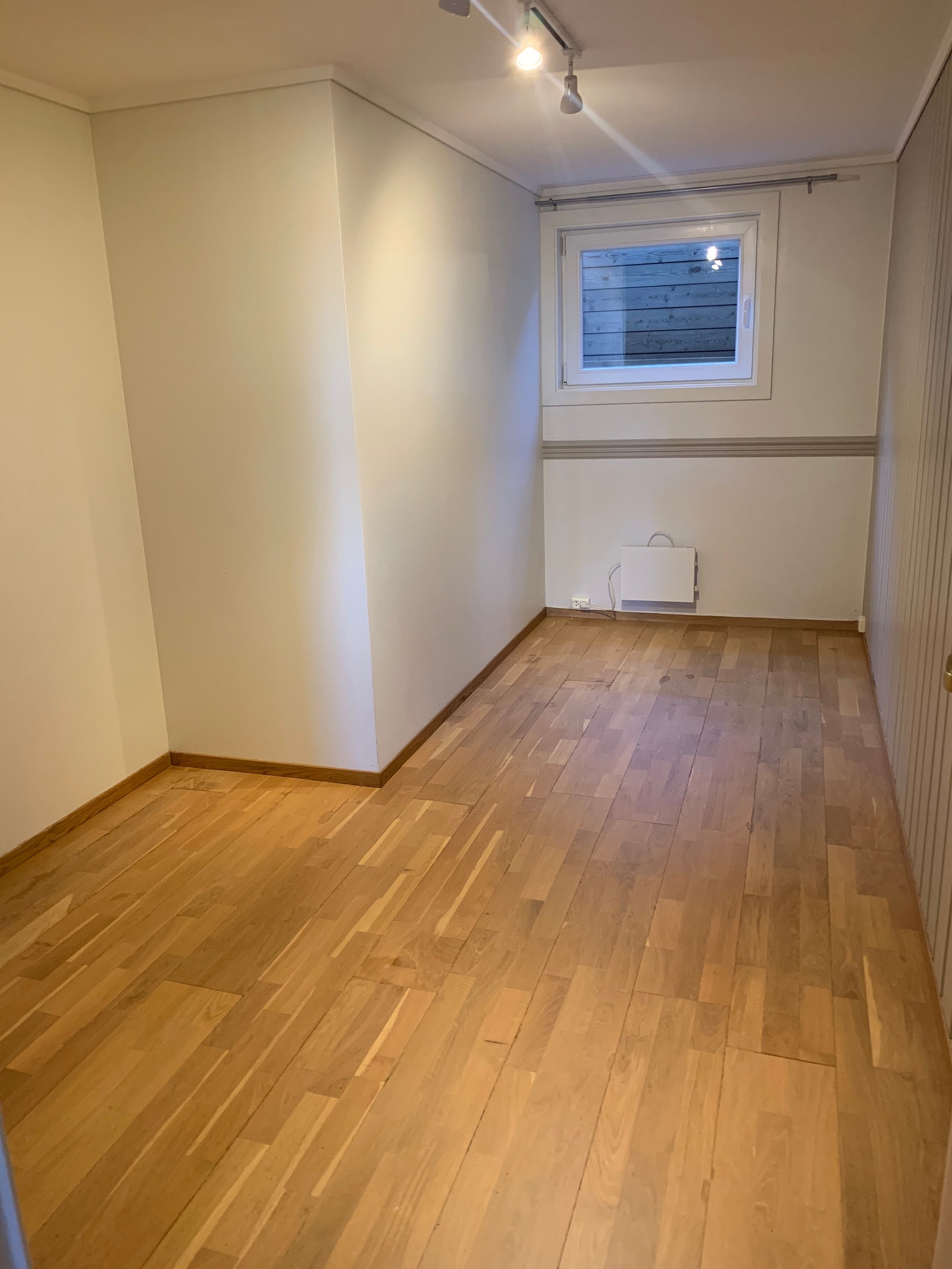 soverom 2 med skap Galleribilde