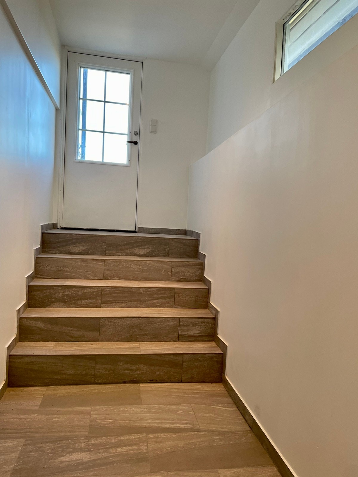 Romslig gang med varmekabler Galleribilde