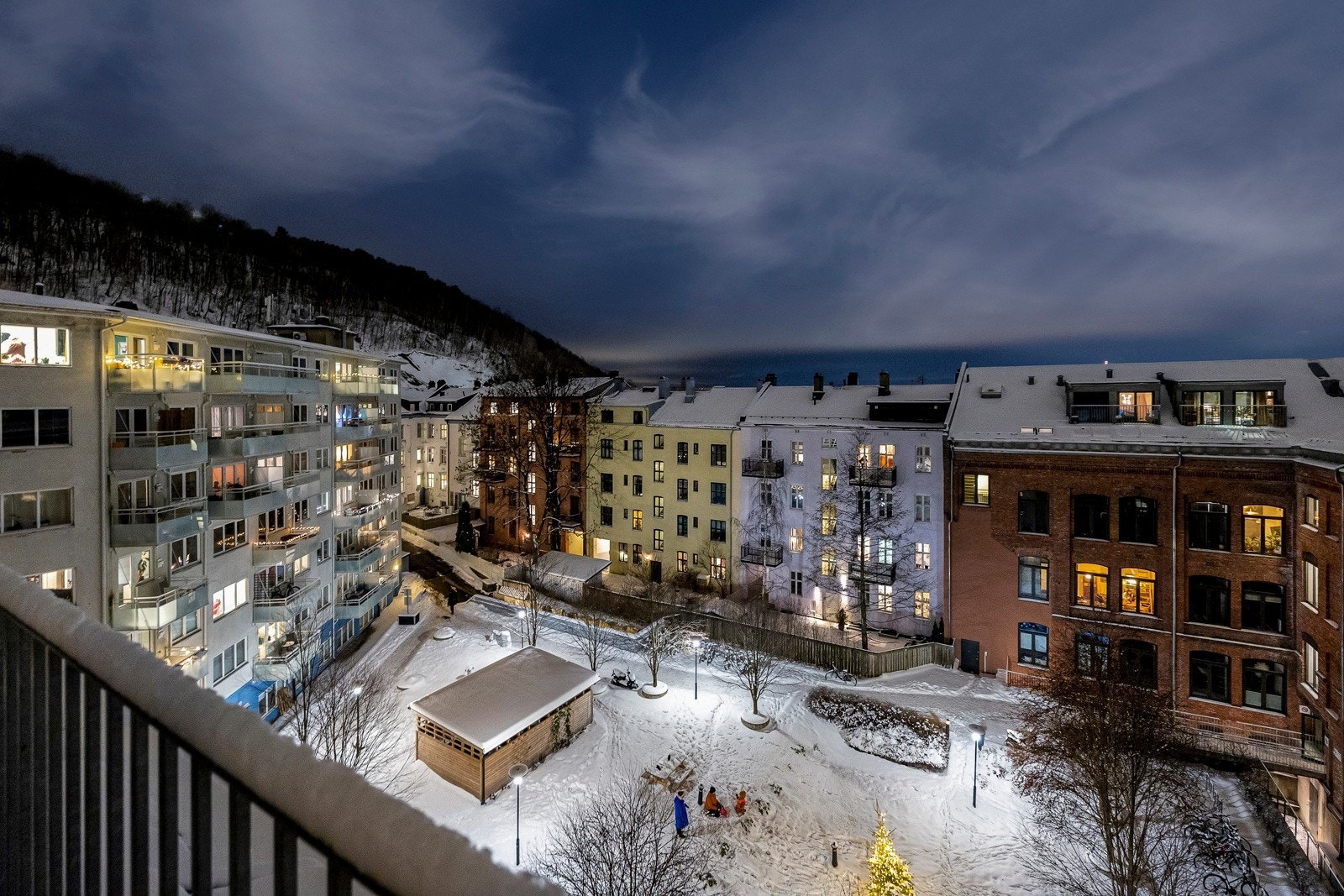 Bakgård Galleribilde