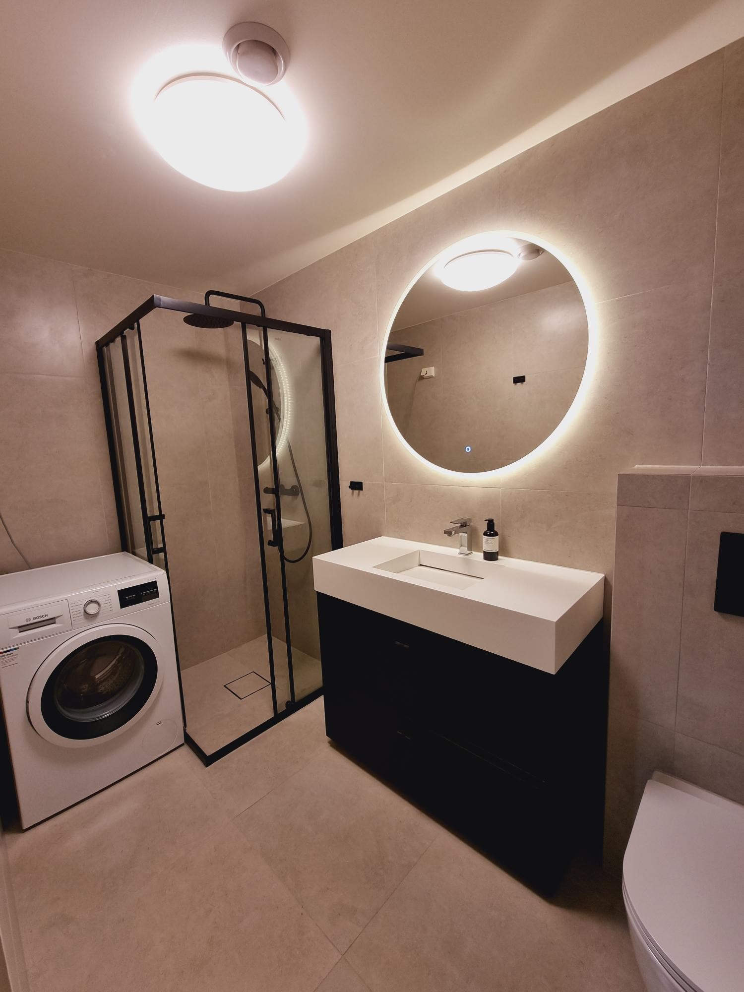 Det kommer ny baderomsmøbler. Galleribilde