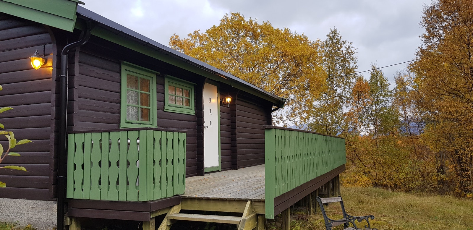 Inngangparti samt kveldsol Terrasse ca 20 m2 Galleribilde