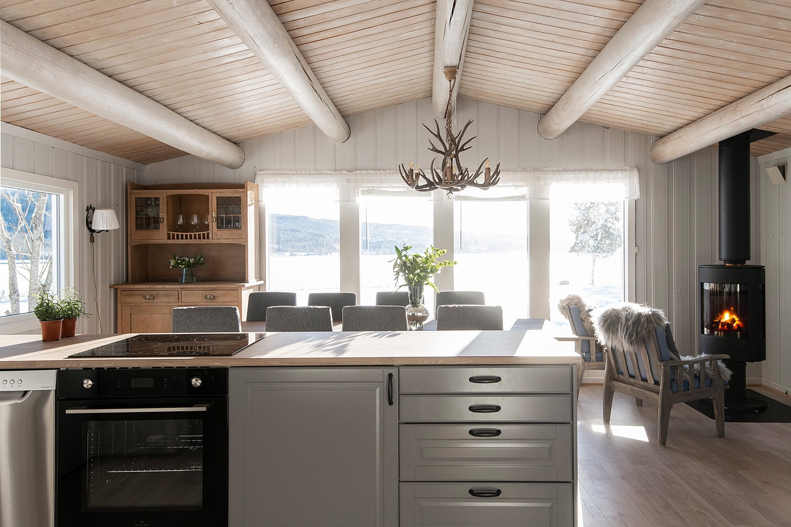 Kjøkken mot stue Galleribilde