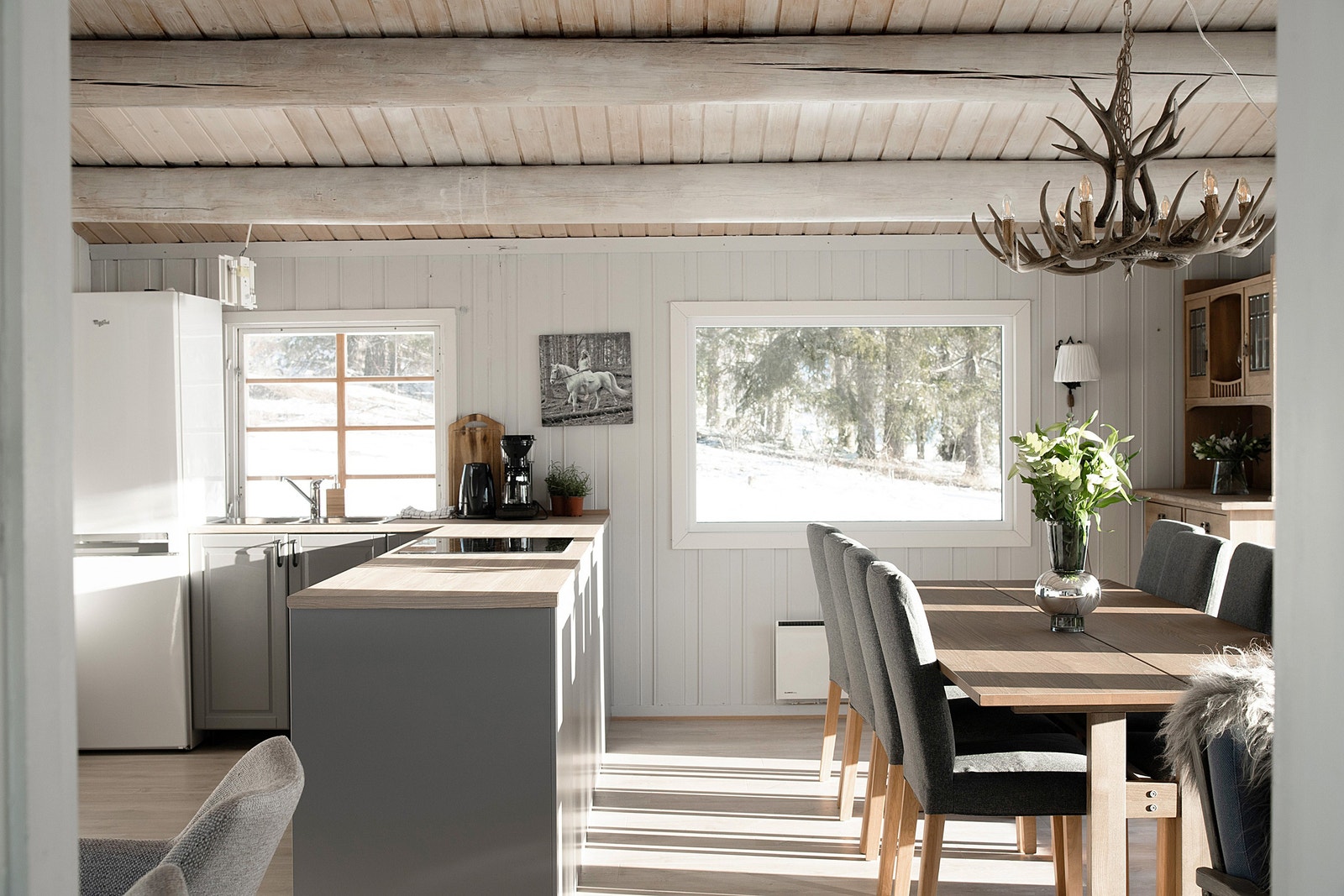 Hovedrom med stue kjøkken i ett Galleribilde