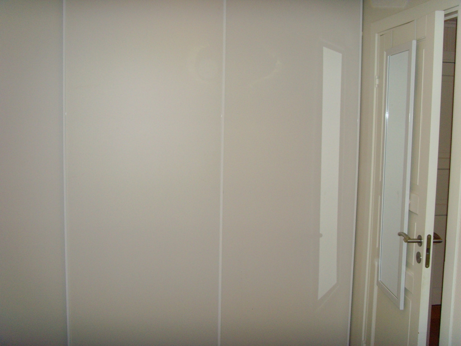 Soverom m/skyvedørsgarderobe Galleribilde