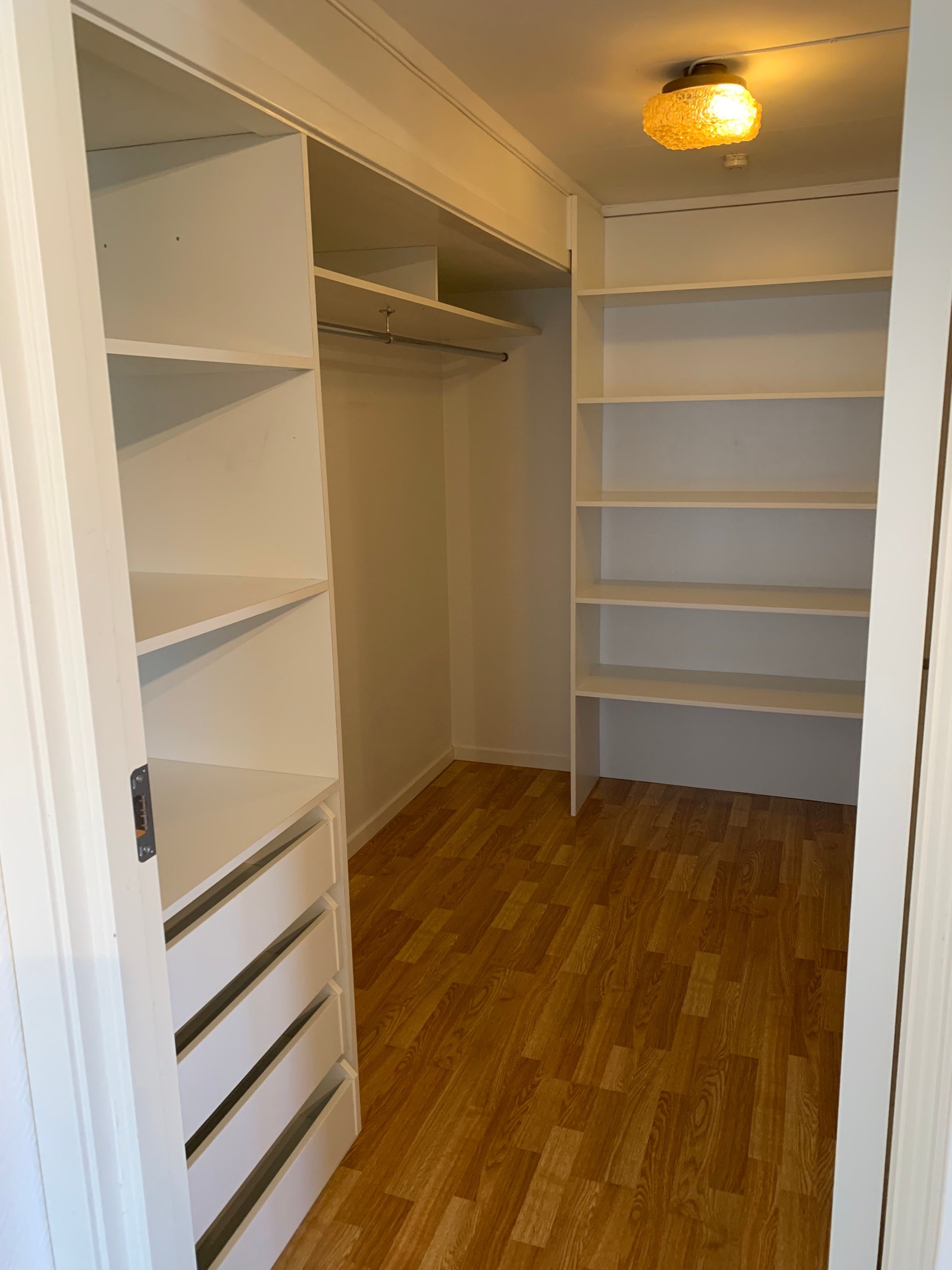 Oppbevaring evt kontor Galleribilde