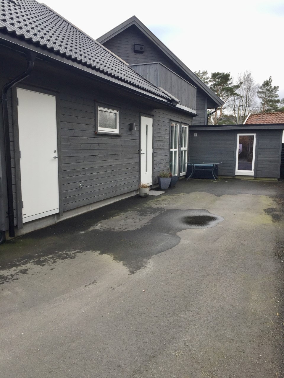 Mulighet for å parkere to biler Galleribilde