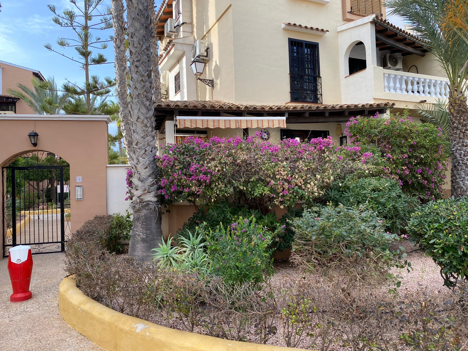 Ingang /v leiligheten Galleribilde