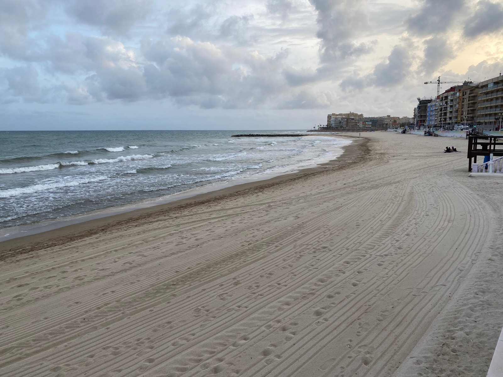 I Torrevieja er det strender langs havet i begge retninger perfekt og gå turer 🌴☀️ Galleribilde