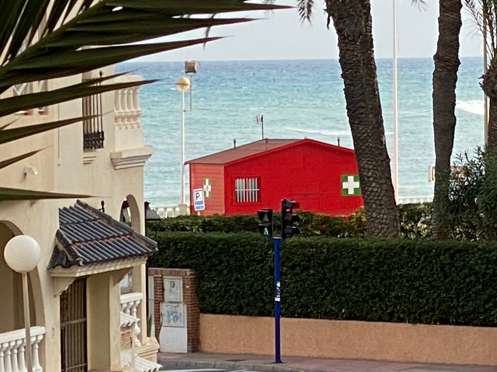 Utsikten fra terassen til havet/stranda. Galleribilde