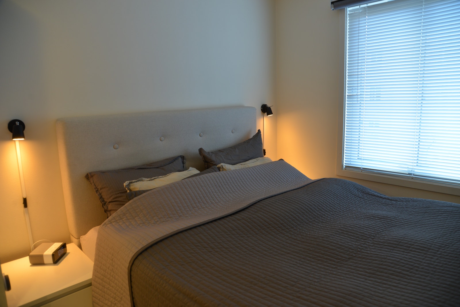 Soverom med dobbeltseng Galleribilde