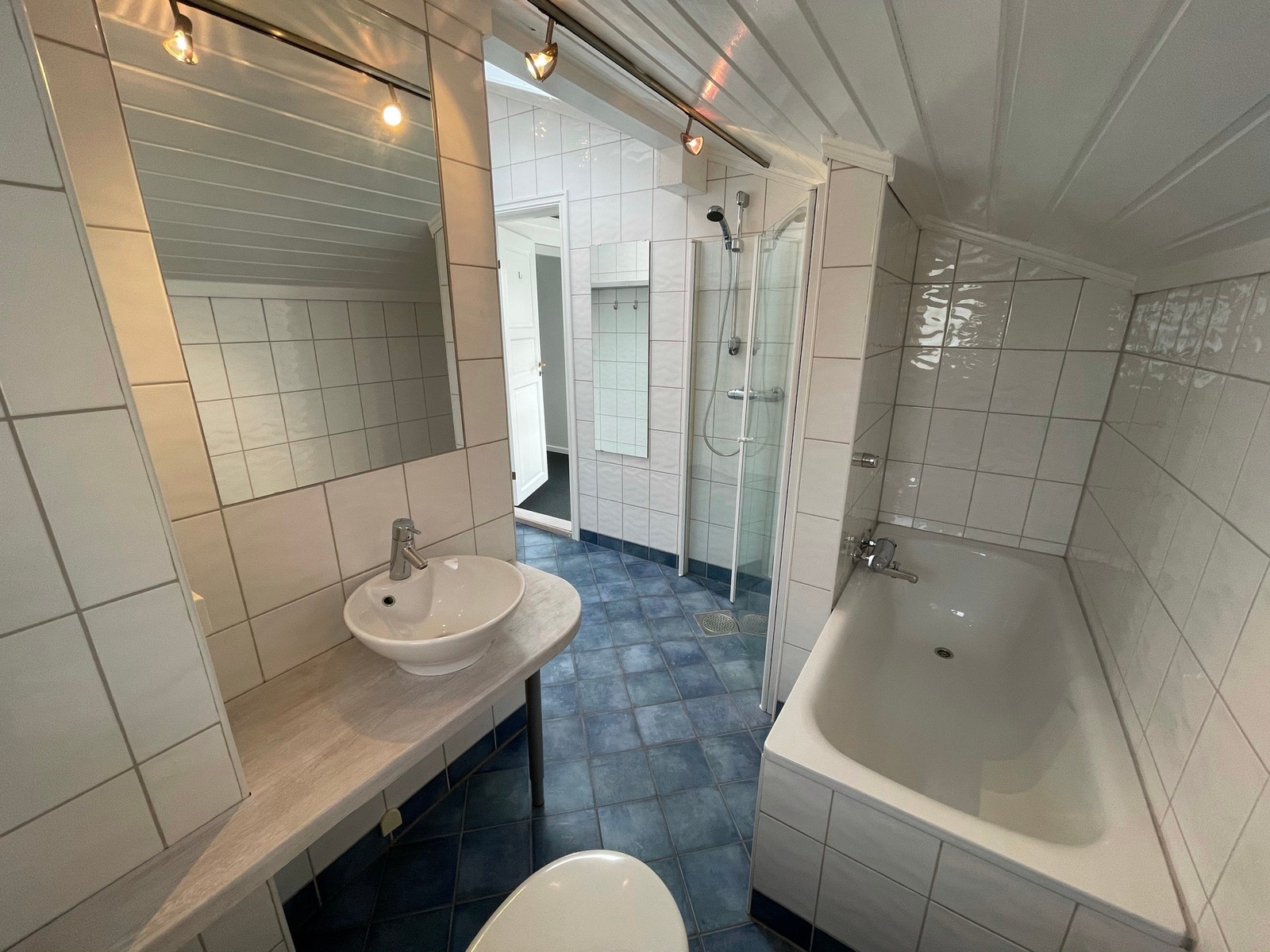 Bad 2. etg Galleribilde