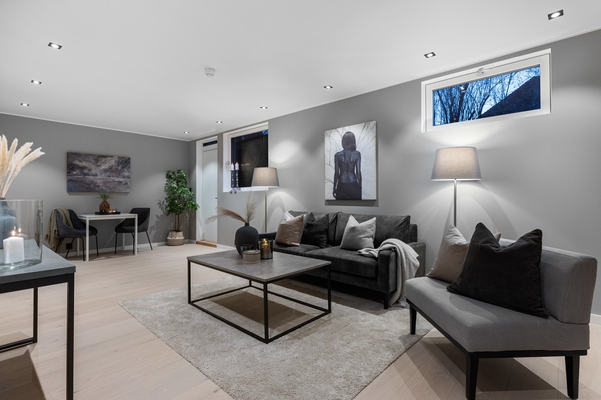 Kjellerstue med egen inngang Galleribilde