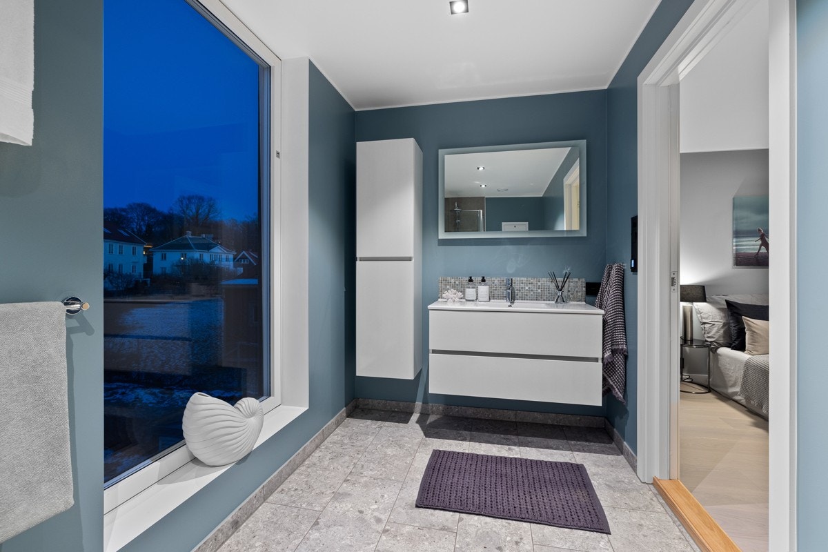 Delikat bad tilhørende hovedsoverommet Galleribilde