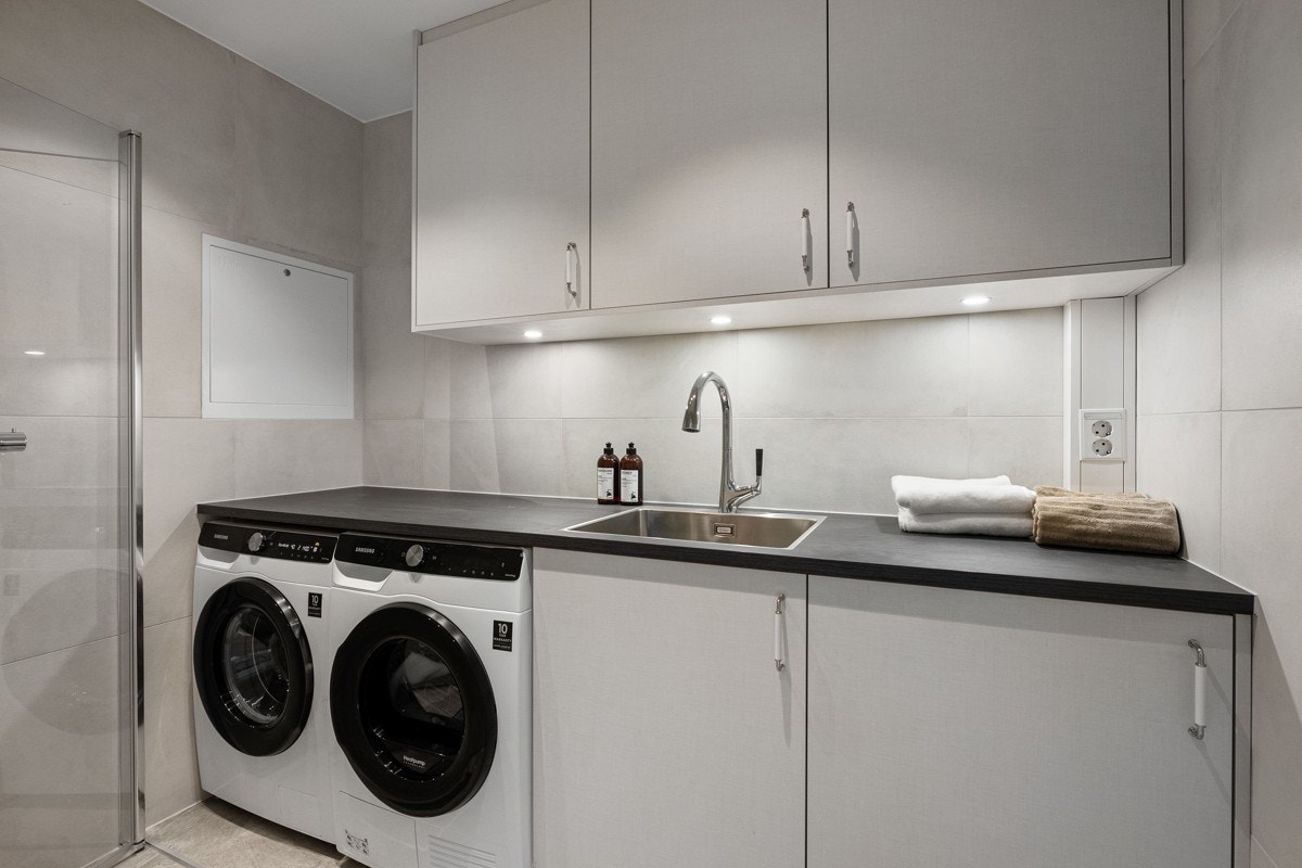 Separat vaskerom i 1. etasje Galleribilde