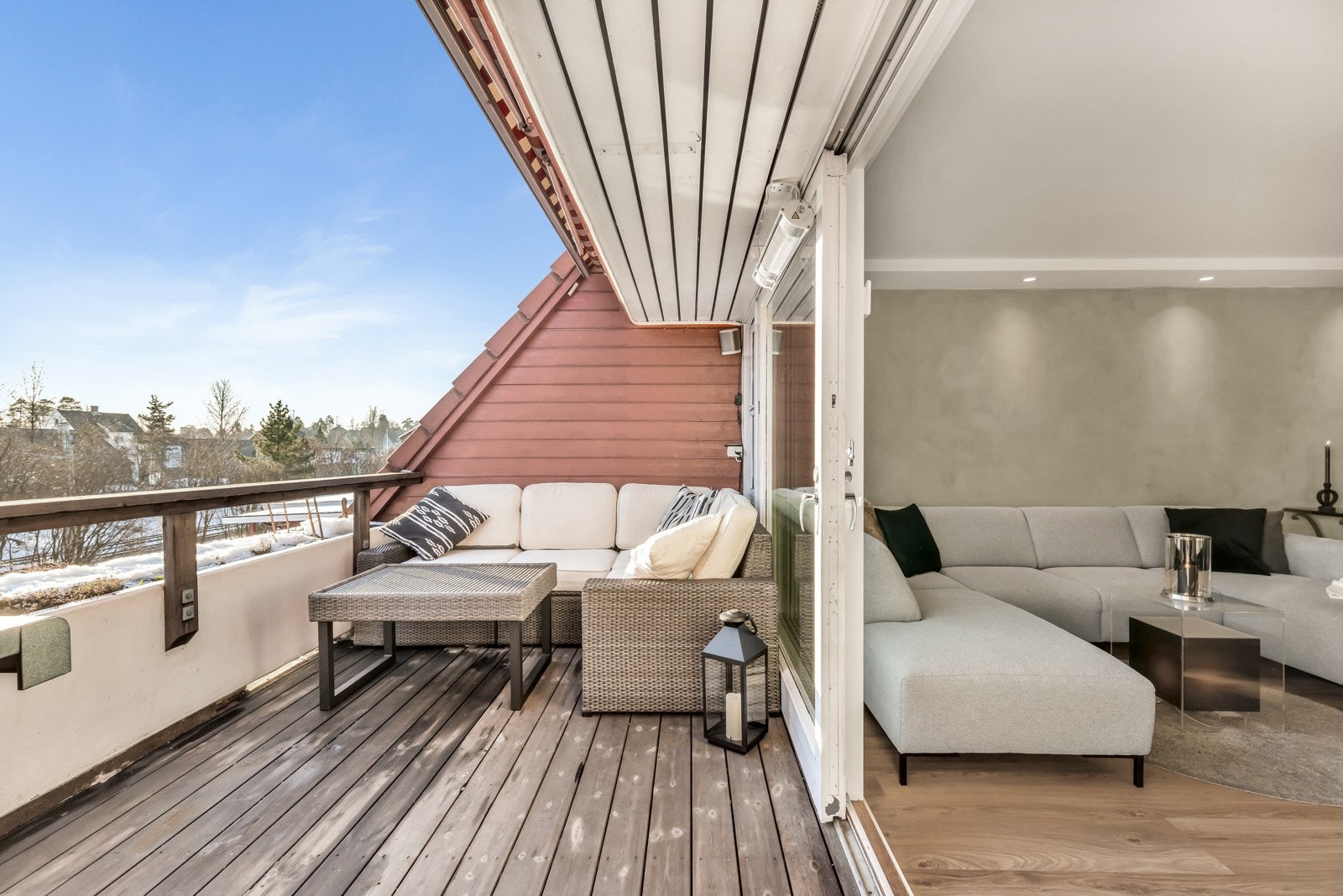 Syd-østvendt terrasse med flotte solforhold. Galleribilde