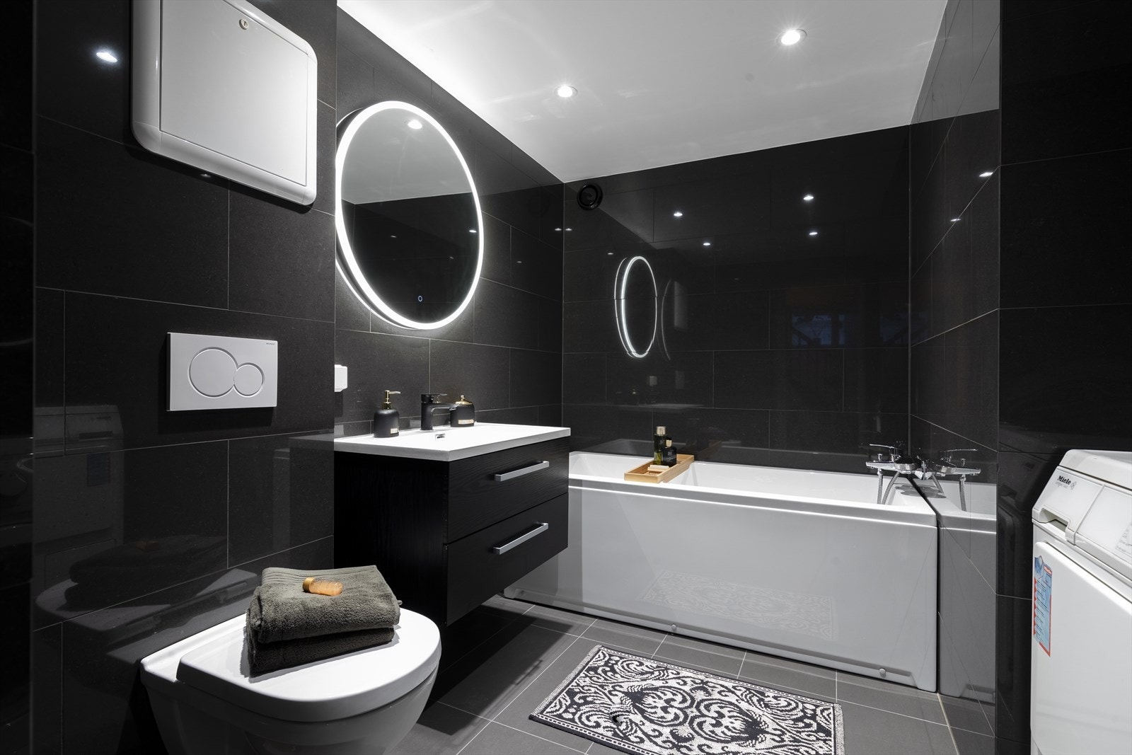 Leiligheten har to flotte bad, hvorav ett fra 2019 Galleribilde