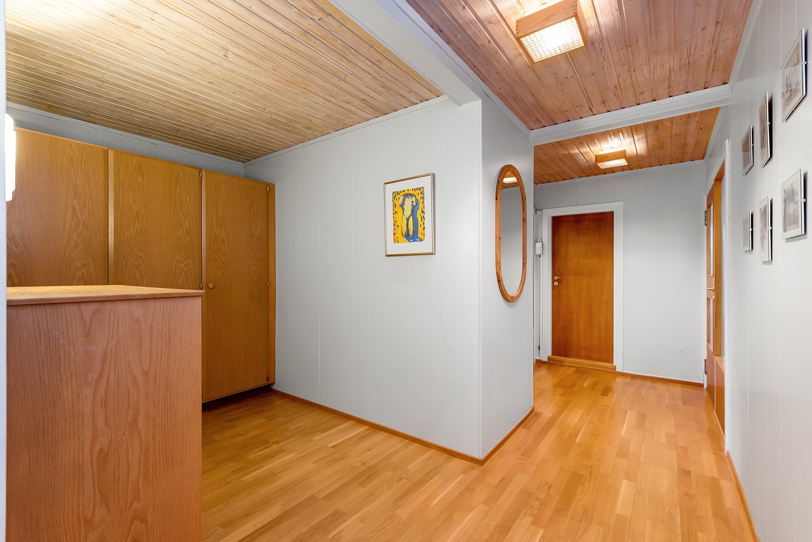 Garderobe 1 etg Galleribilde