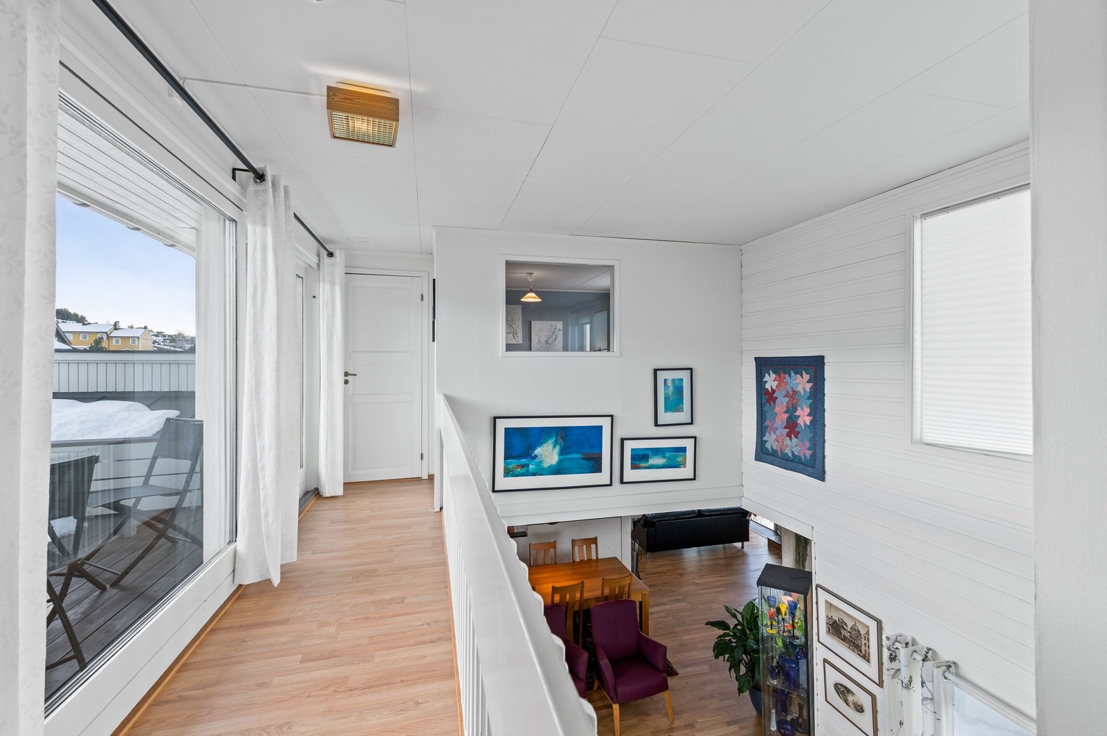 Fra gangen i 2. etasje er det adkomst til balkong Galleribilde