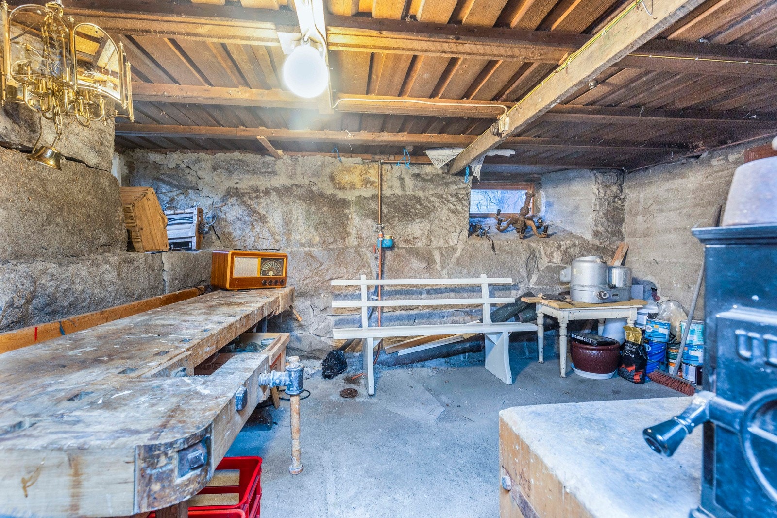 Godt med lagringsplass i kjellerbod Galleribilde