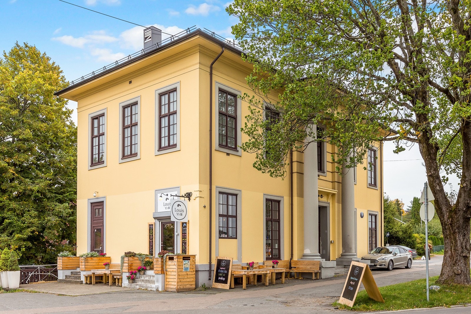Grefsen og Disen velhus eller Svettern med utleielokale og lokal café. Galleribilde