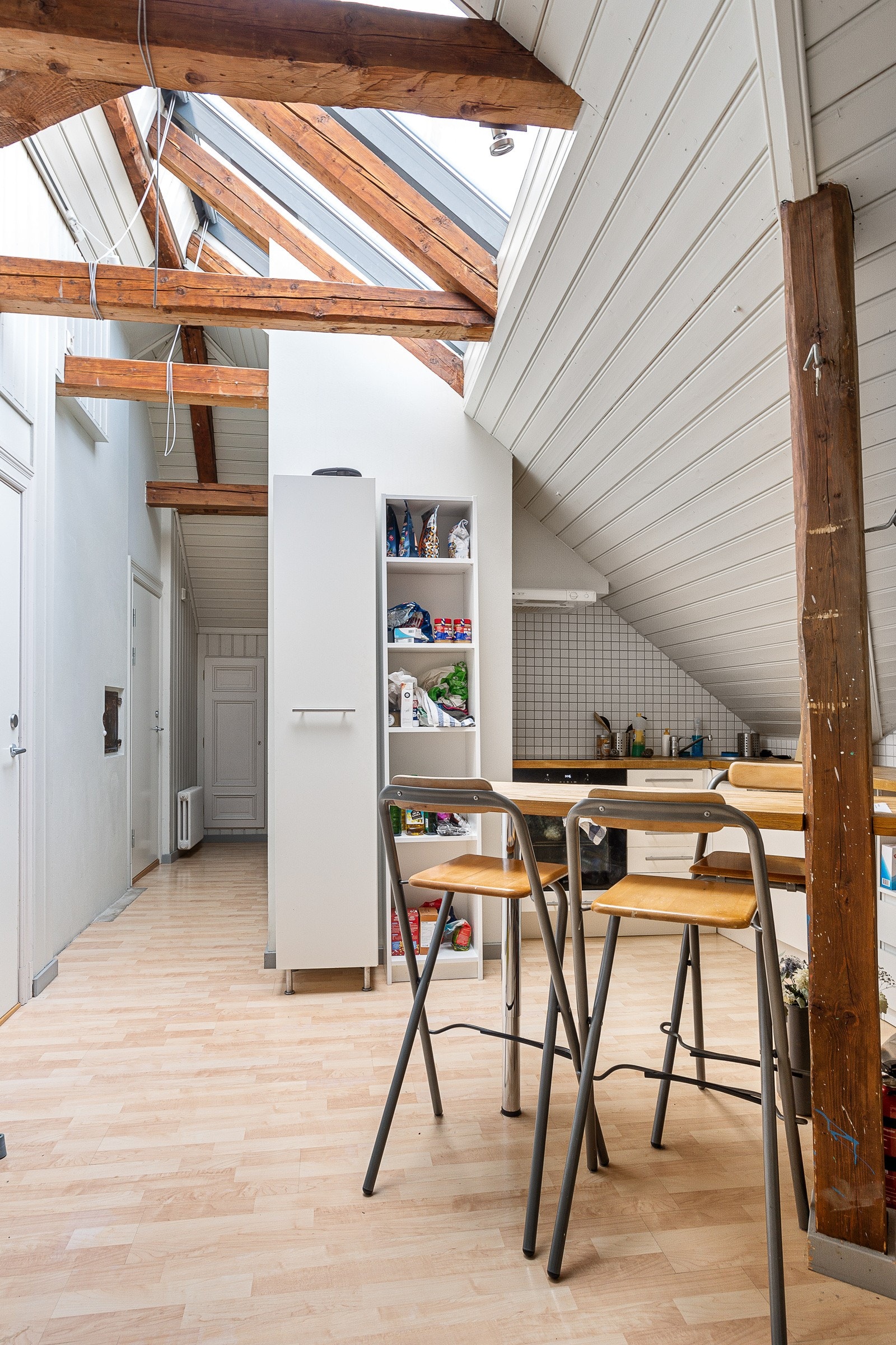Fra innredet atelier på loftet. Galleribilde