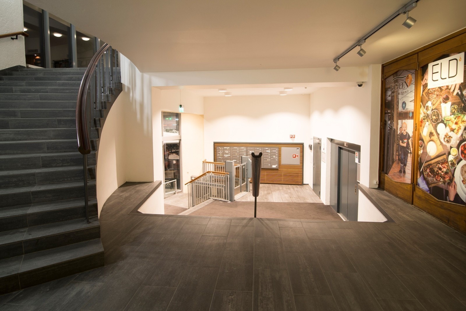 Inngangsparti hovedinngang Galleribilde