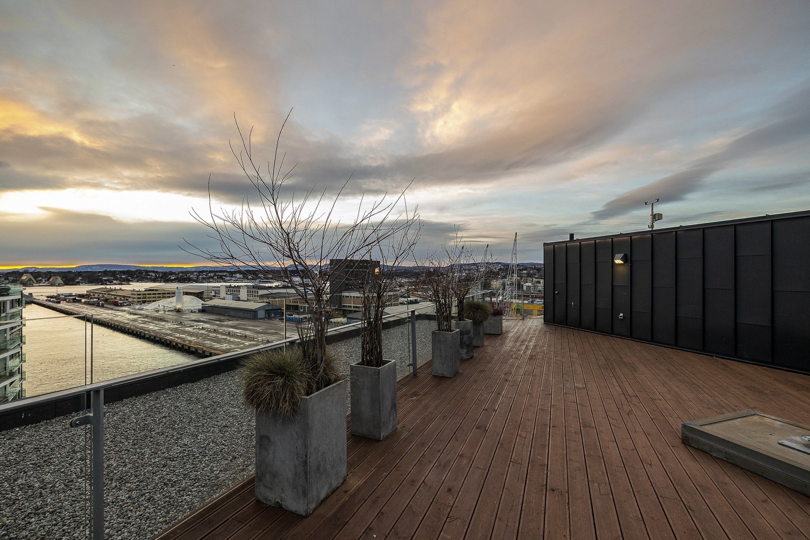 Fra takterrassen er det nydelig utsikt. Galleribilde