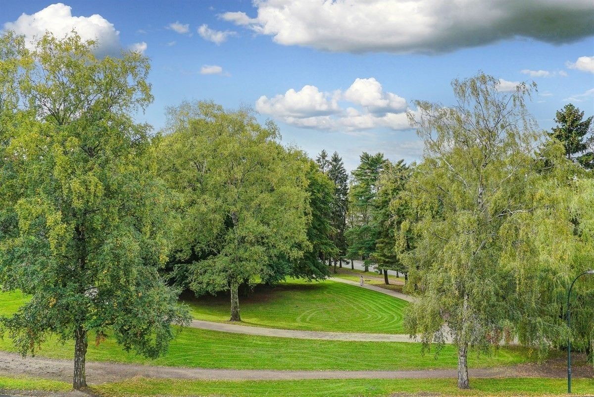 Utsikt fra eiendommen (eldre bilde sommerstid) Galleribilde